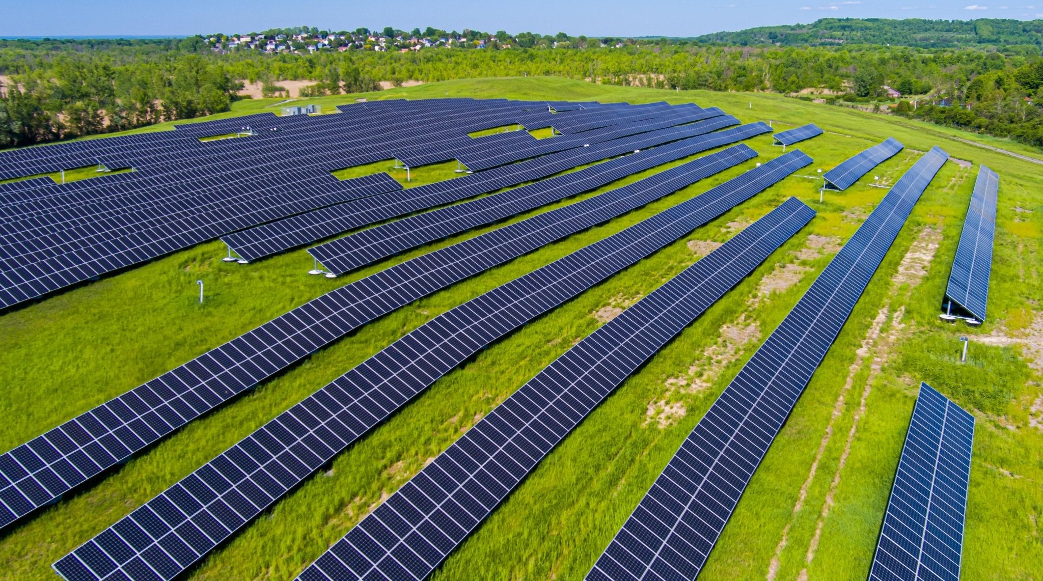 The Complete Guide to Solar Farms